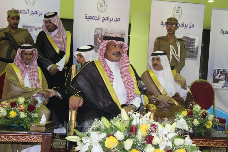 امير منطقة الباحة يفتتح مباني جمعية البر الخيرية بالفرعة ببني سار